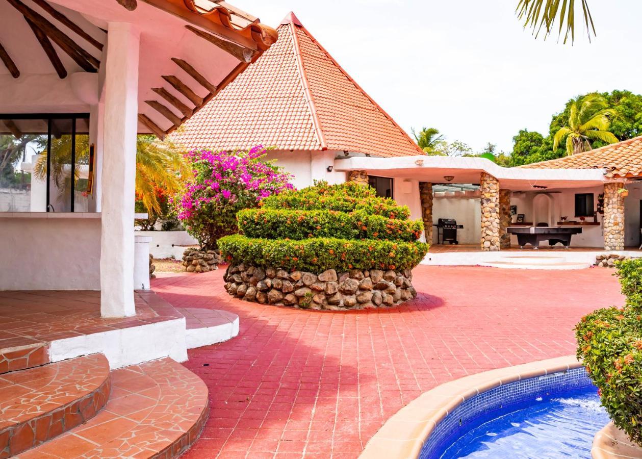 Cottage house Nueva Gorgona Exterior photo